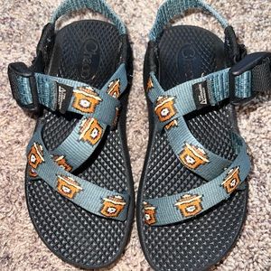 Little boys Chaco’s